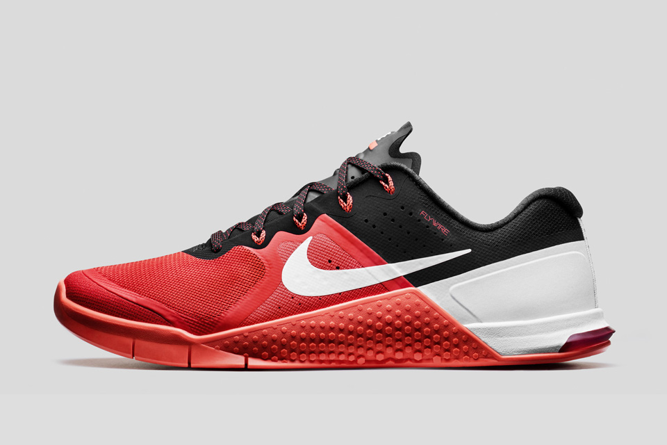 El extraño matrimonio lista Nike lanza la Metcon 2 - awesole